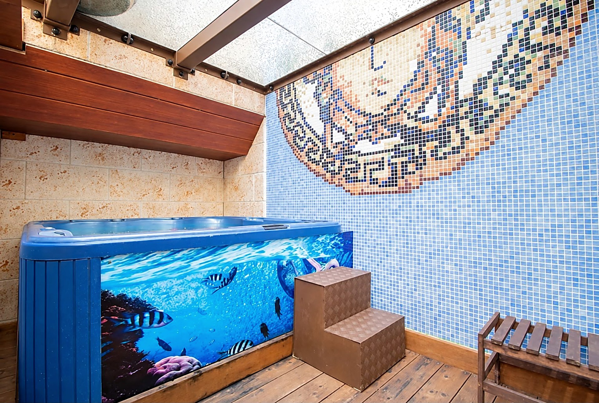 Jacuzzi con mosaico